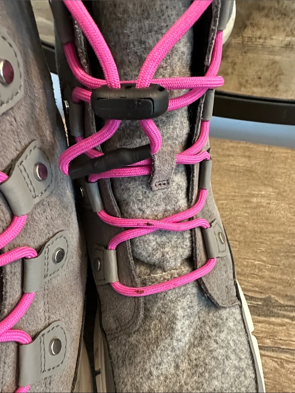 Sorel Explorer Kids Boots size 7 like new